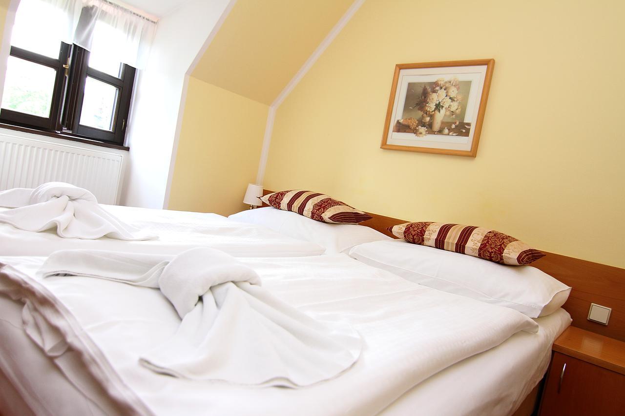 Zamek Havirov Hotell Exteriör bild