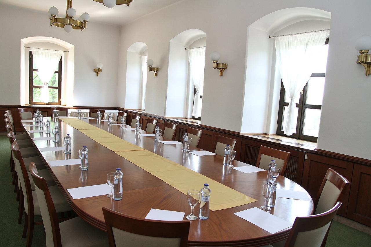 Zamek Havirov Hotell Exteriör bild