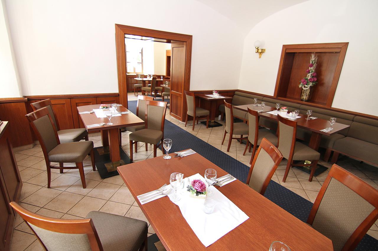 Zamek Havirov Hotell Exteriör bild